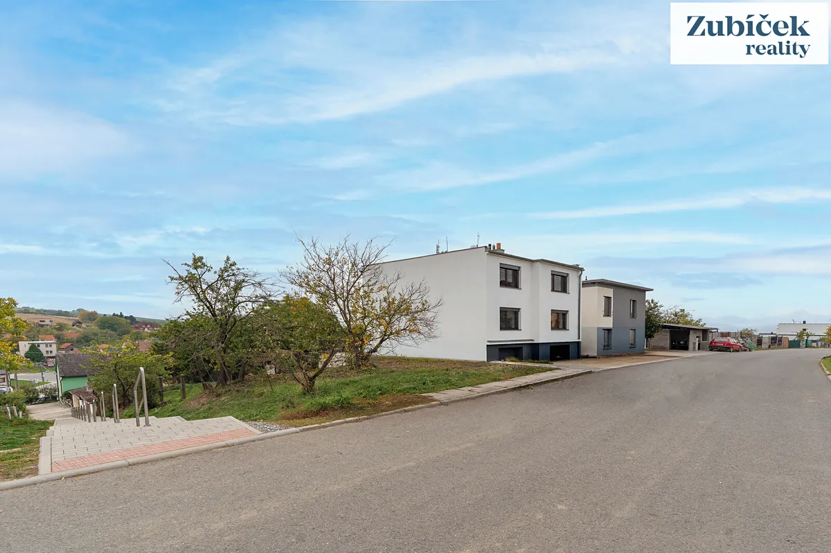 Prodej stavebního pozemku 330 m²